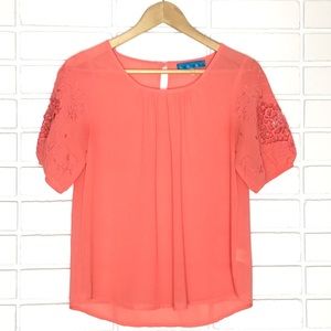 ✨HP✨ 🦋 3/$9 Francesca’s Collections [Buttons] Blouse